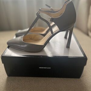 Nine West Gray T-Strap Heels with Stiletto and Pointed Toe SIZE 11
